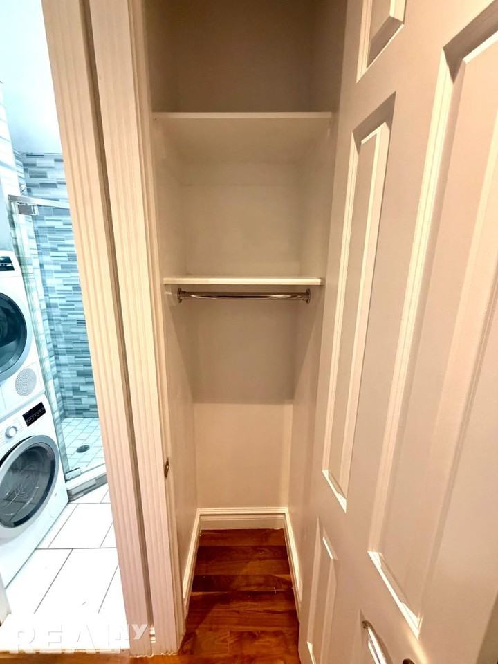 Leroy St #5C - Photo 6 of 8