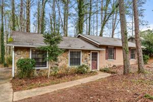 featured image of 115 Doubletrace Ln