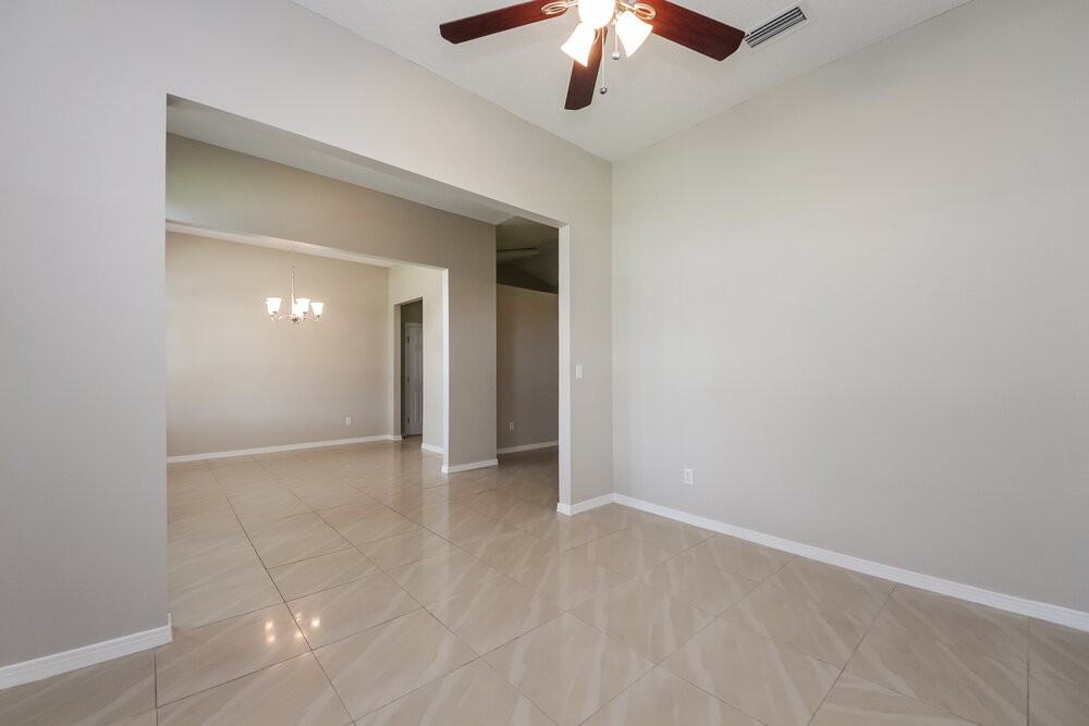 3209 Silverado Cir - Photo 2 of 15