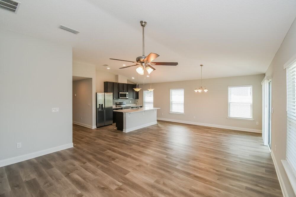 683 Trellis Bay Dr - Photo 3 of 16