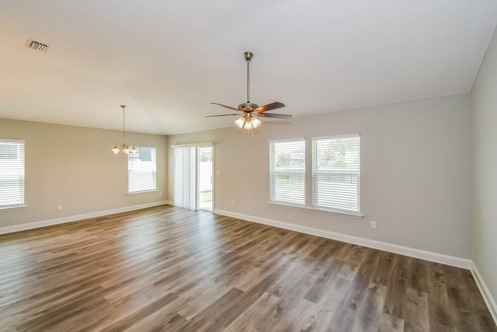 683 Trellis Bay Dr - Photo 4 of 16