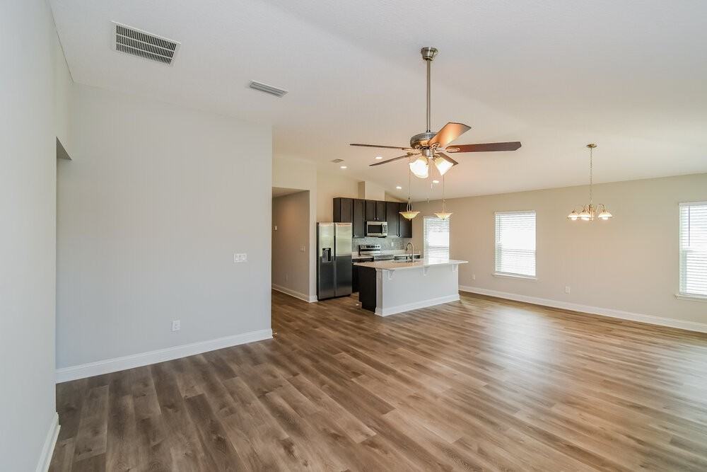 683 Trellis Bay Dr - Photo 5 of 16