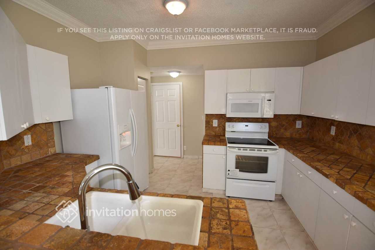 7141 Pigeon Key Way - Photo 6 of 22