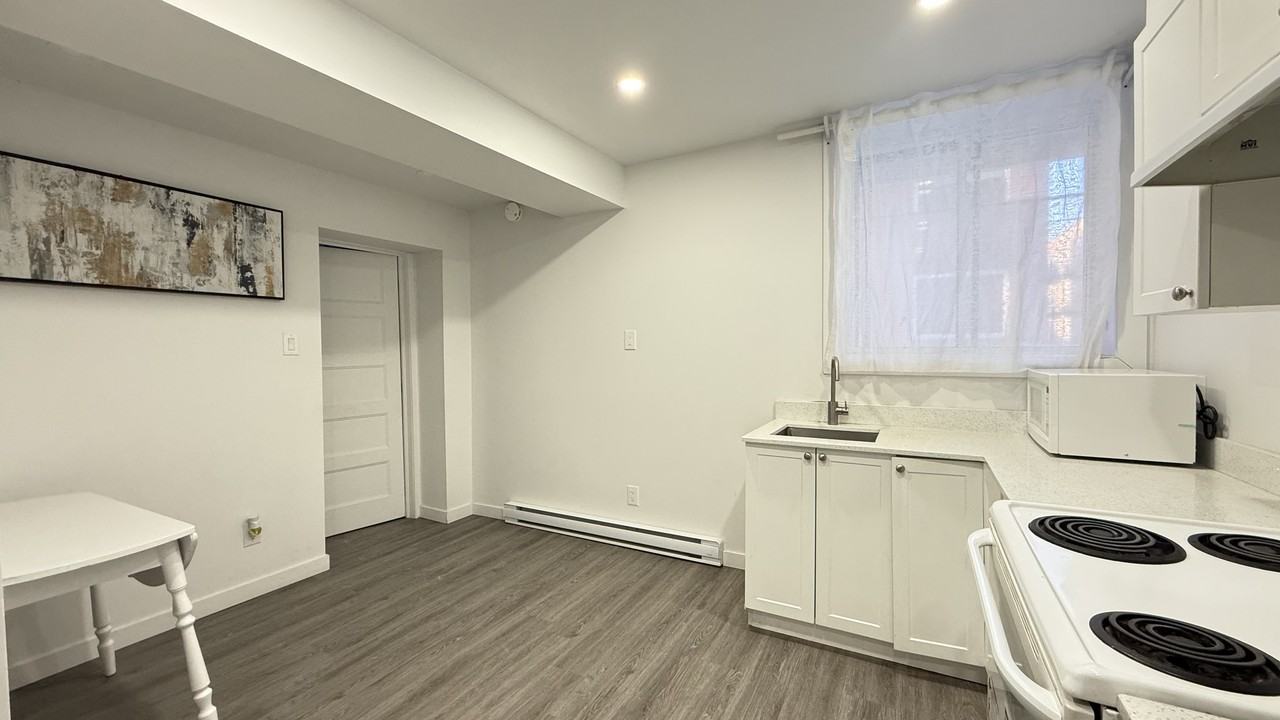 3795 Avenue Saint-Kevin #110 - Photo 2 of 12