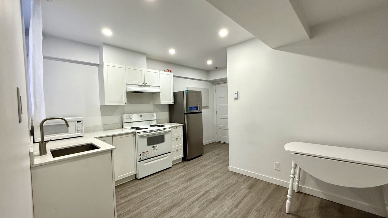 3795 Avenue Saint-Kevin #110 - Photo 3 of 12