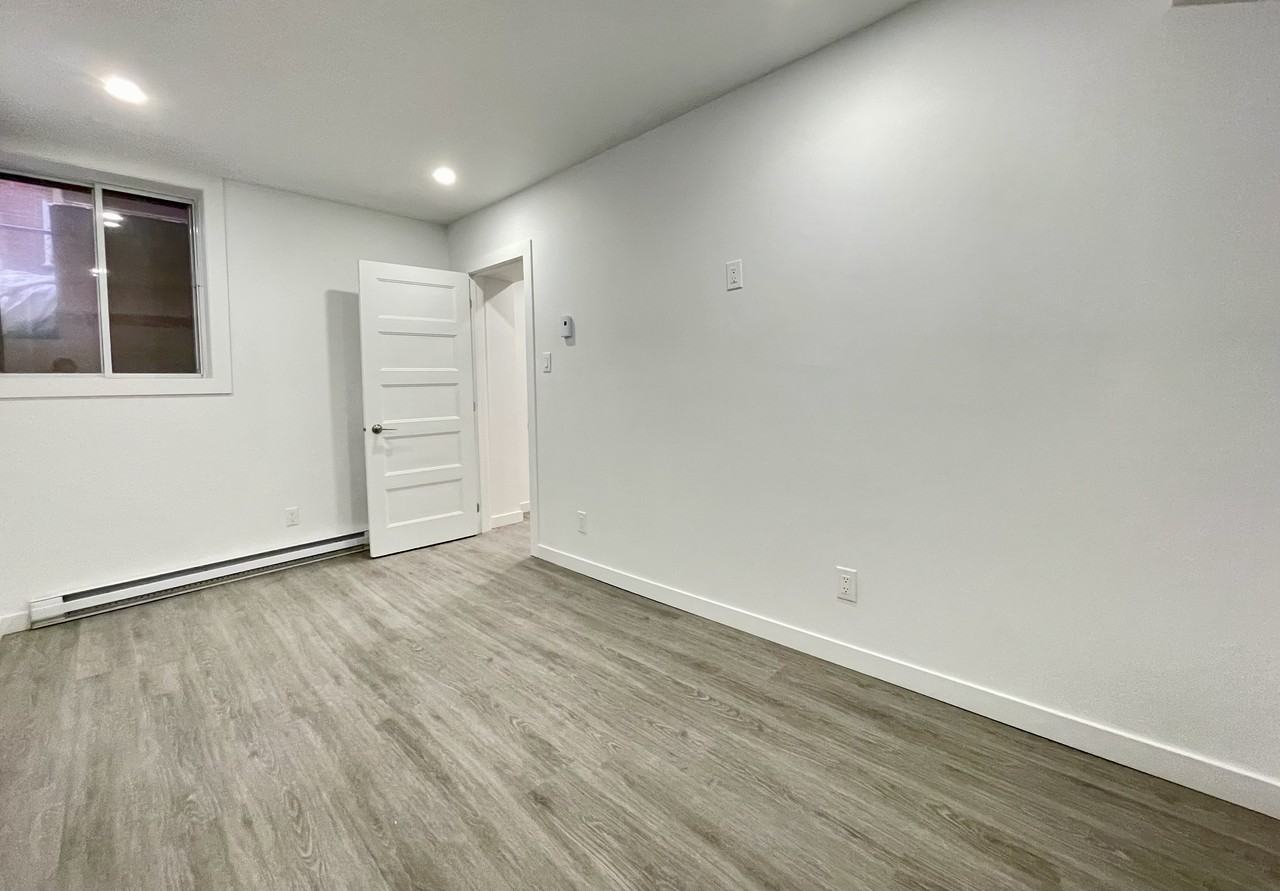 3795 Avenue Saint-Kevin #110 - Photo 6 of 12