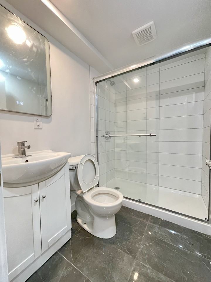 3795 Avenue Saint-Kevin #110 - Photo 7 of 12