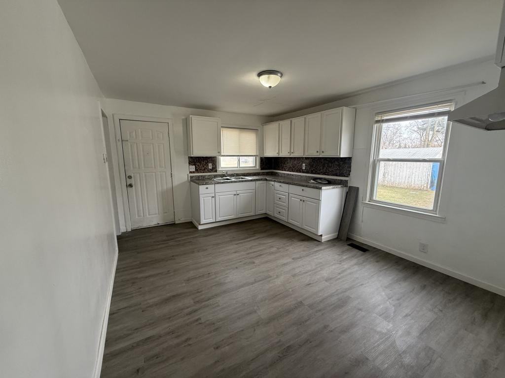 1248 Ingleside Ave - Photo 4 of 9