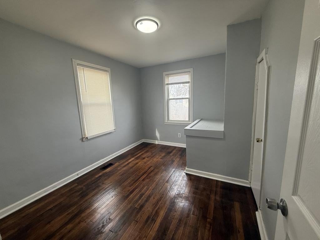 1248 Ingleside Ave - Photo 7 of 9