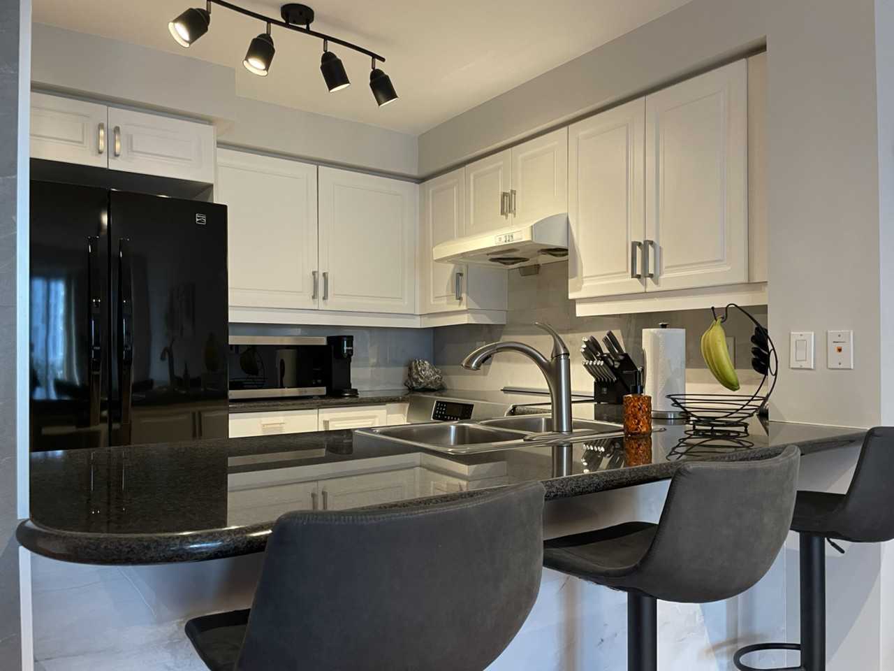 2111 Lake Shore Blvd W #1120 - Photo 2 of 19