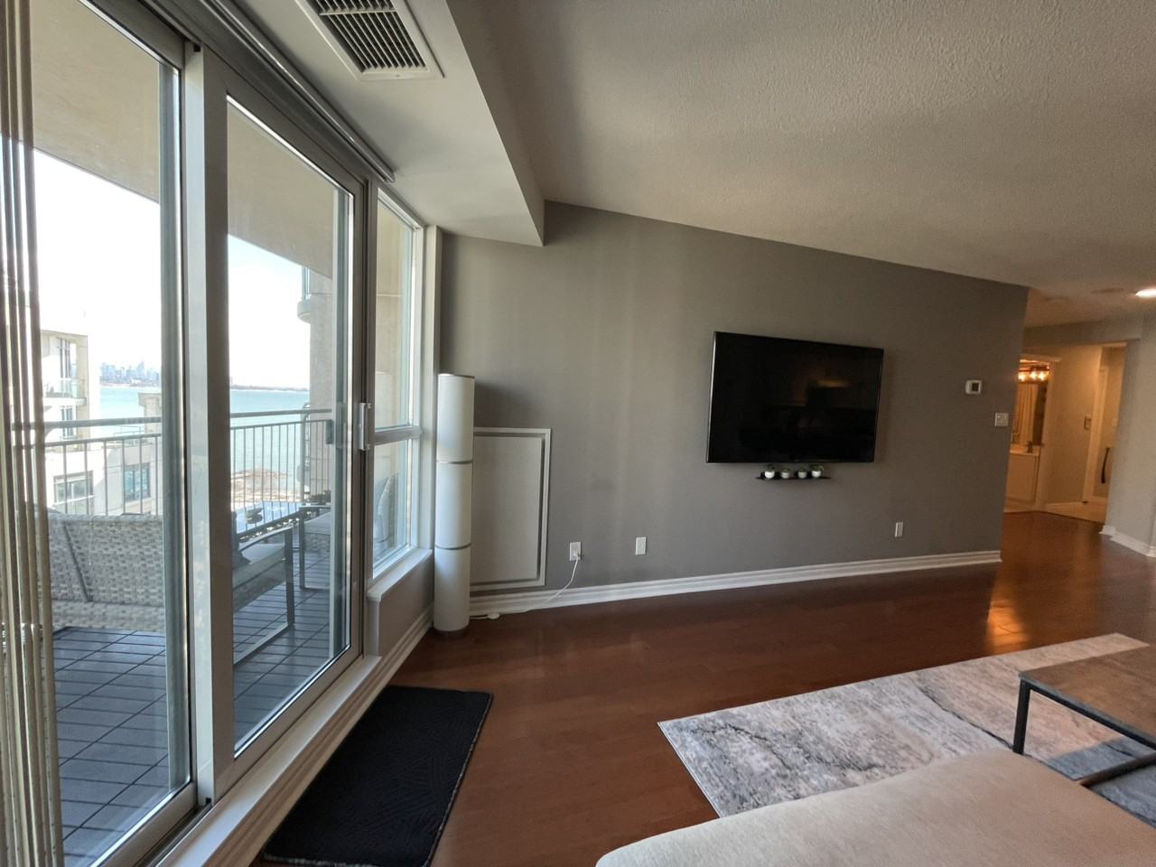 2111 Lake Shore Blvd W #1120 - Photo 6 of 19