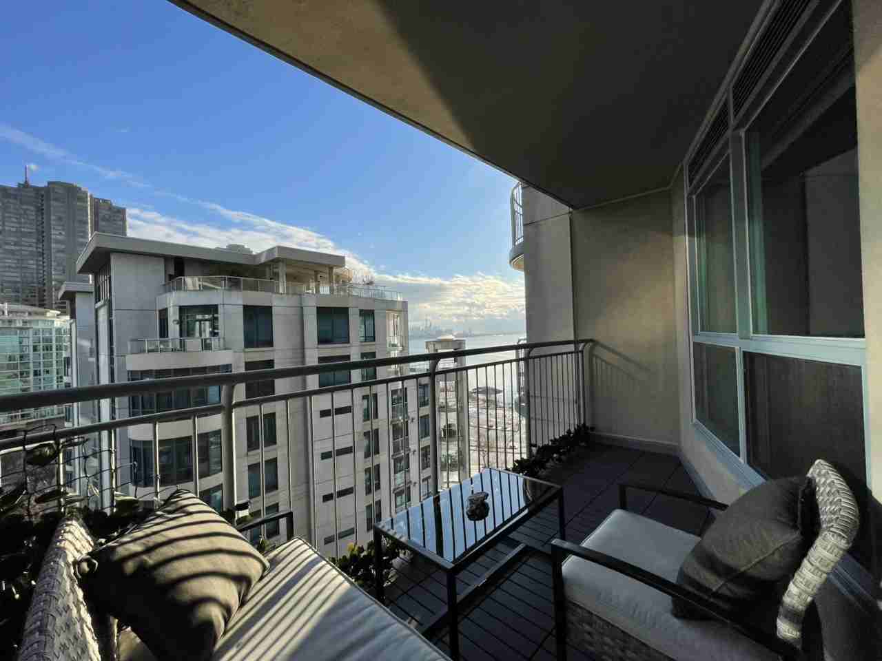 2111 Lake Shore Blvd W #1120 - Photo 7 of 19