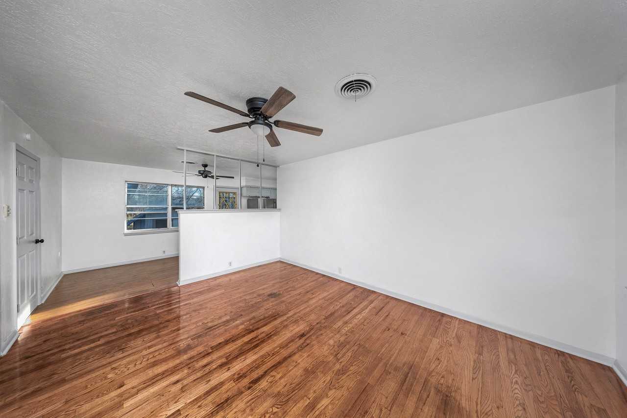 5860 Nw Dearborn Ave #1 - Photo 3 of 23