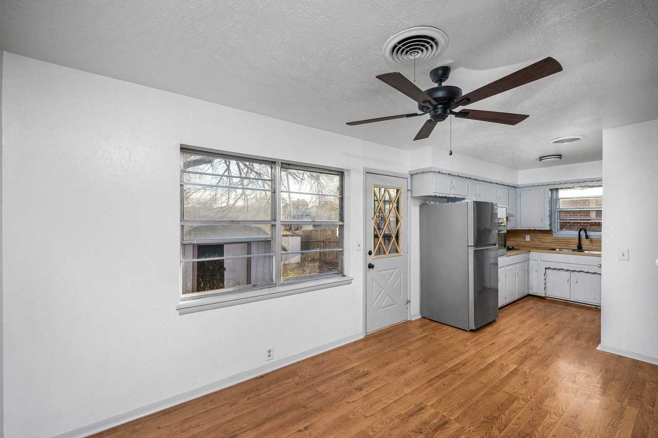 5860 Nw Dearborn Ave #1 - Photo 7 of 23