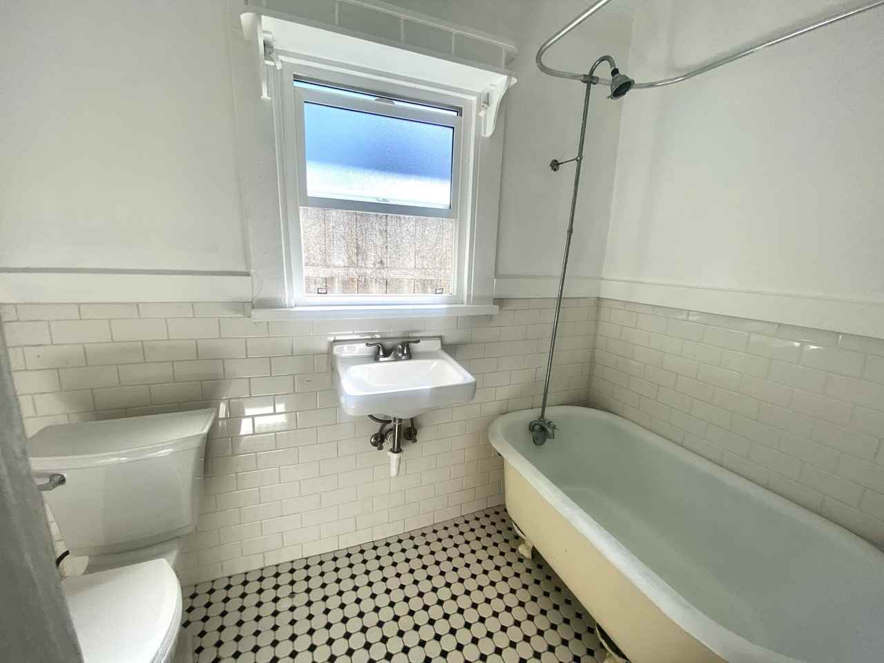 1614 Maltman Avenue - 1614 1/4 #1614-1-4 - Photo 7 of 10