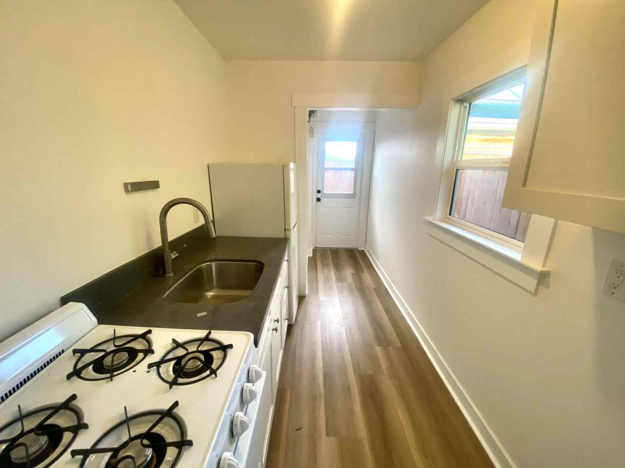 1614 Maltman Avenue - 1616 3/4 #1616-3-4 - Photo 7 of 9