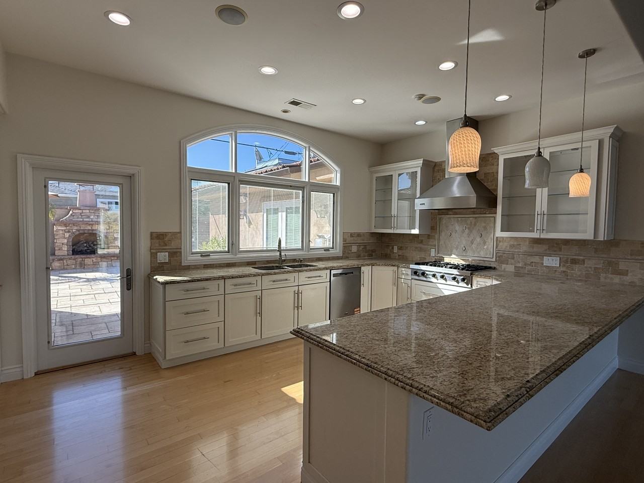 3522 Crown Point Dr #1 - Photo 4 of 17