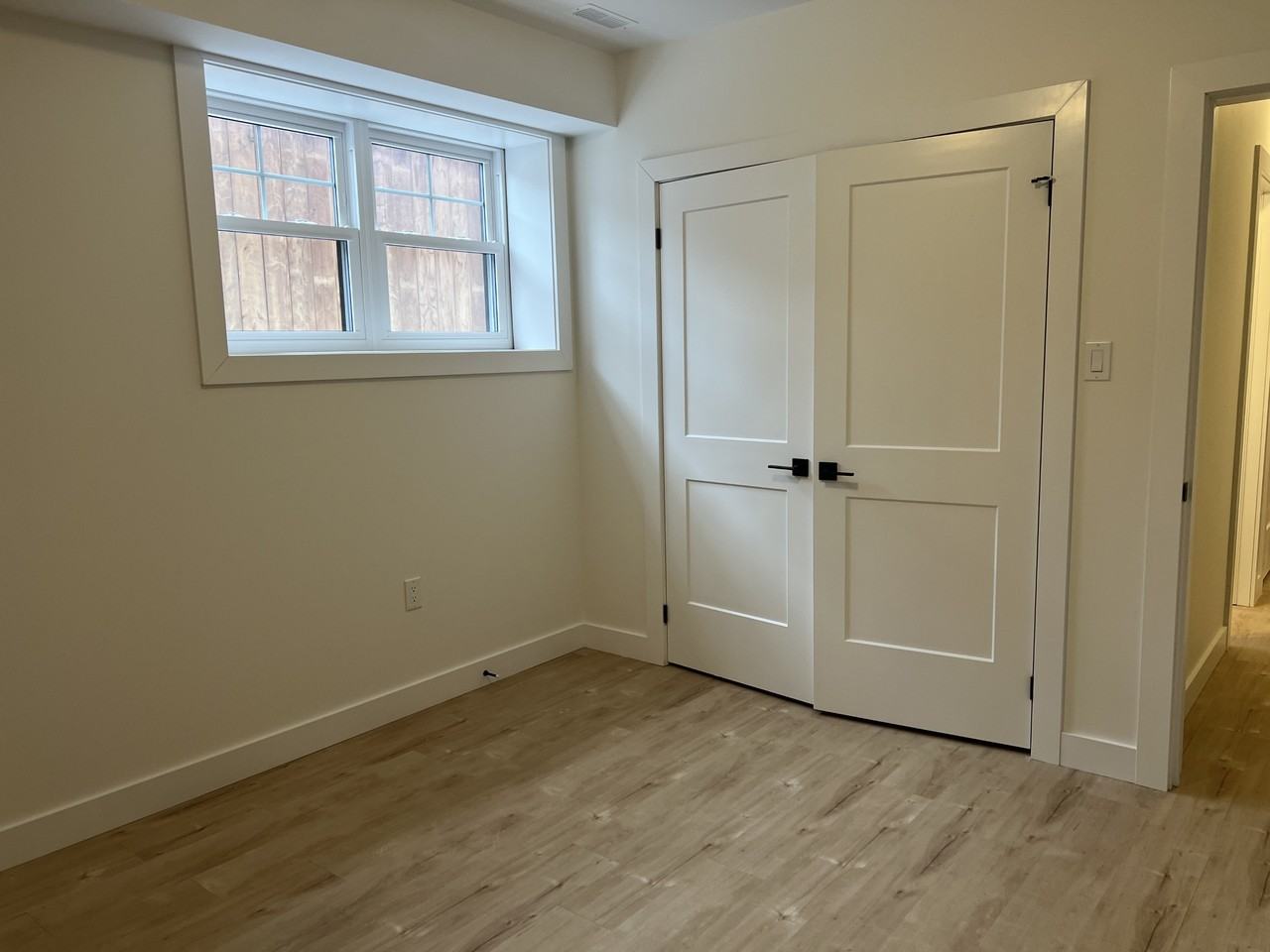 155 Mary St Lowr #4 - Photo 3 of 7