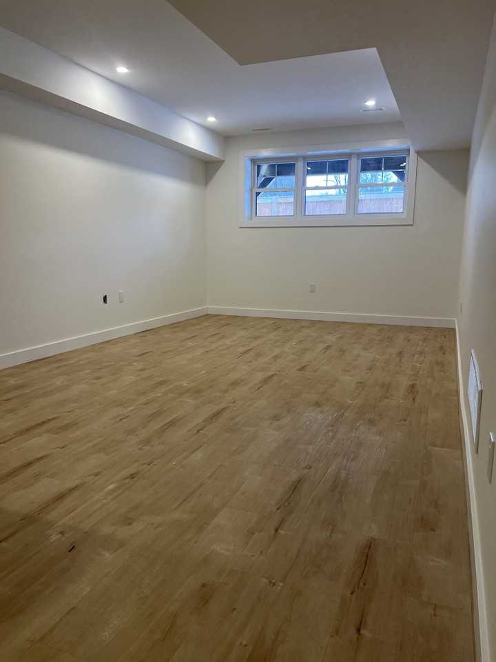 155 Mary St Lowr #4 - Photo 5 of 7