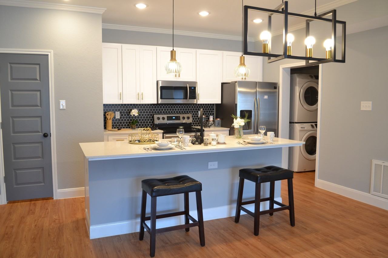 2600 Avenue K - Photo 3 of 41