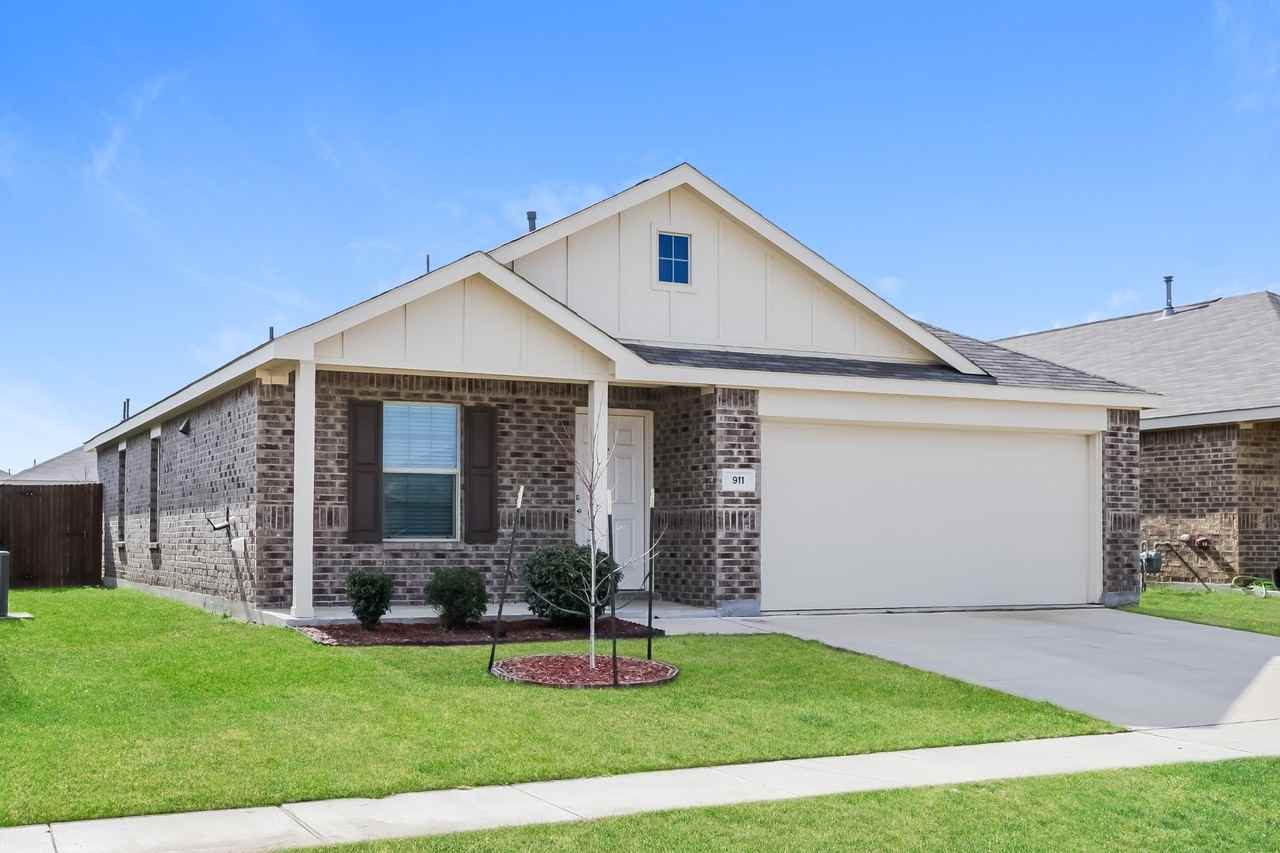 911 911 Lady Bird St - Photo 2 of 19