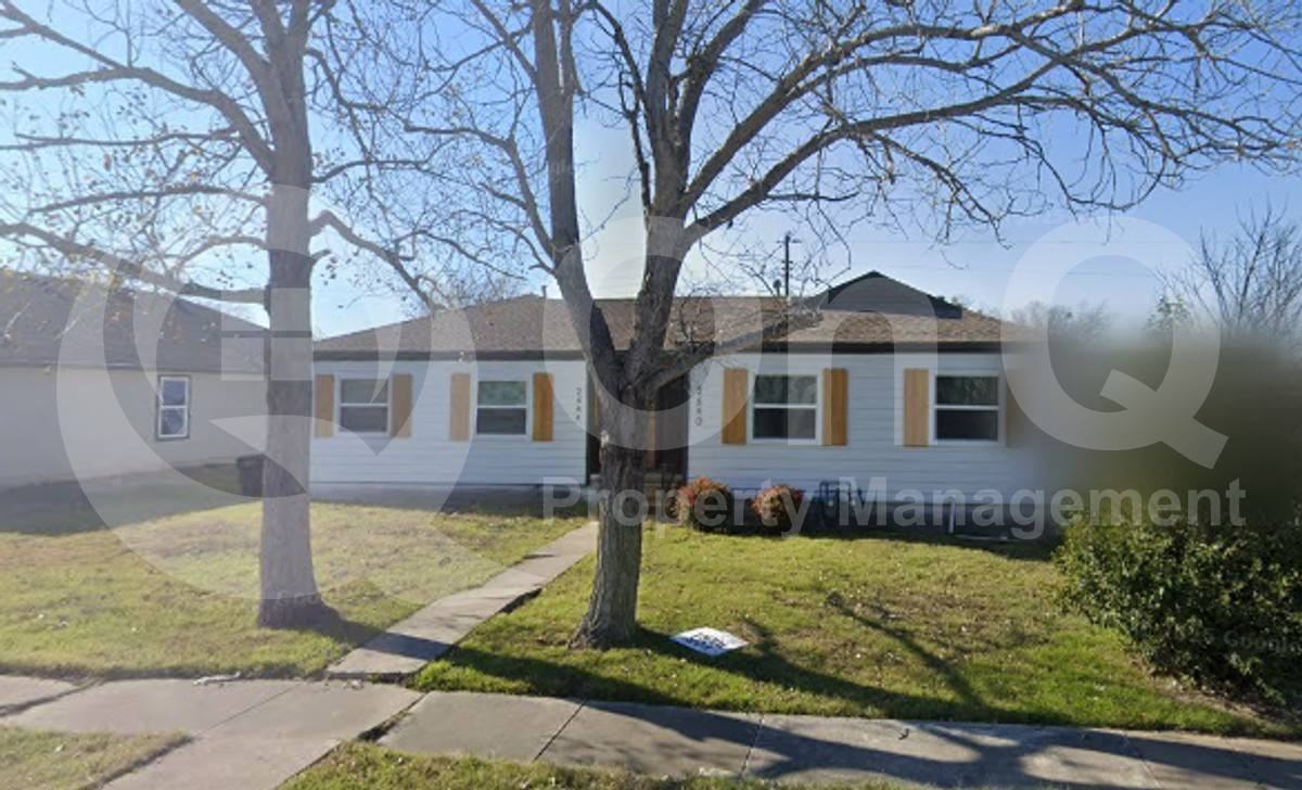2640 Berryhill Dr - Photo 3 of 10
