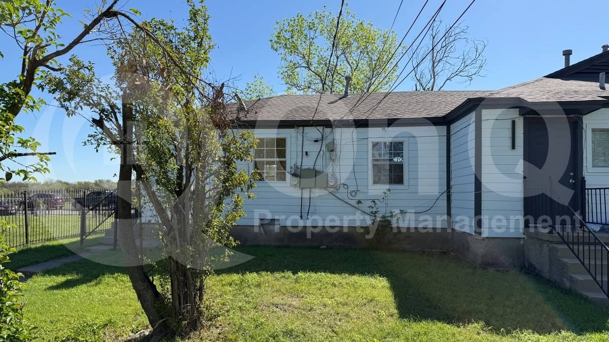 2640 Berryhill Dr - Photo 5 of 10