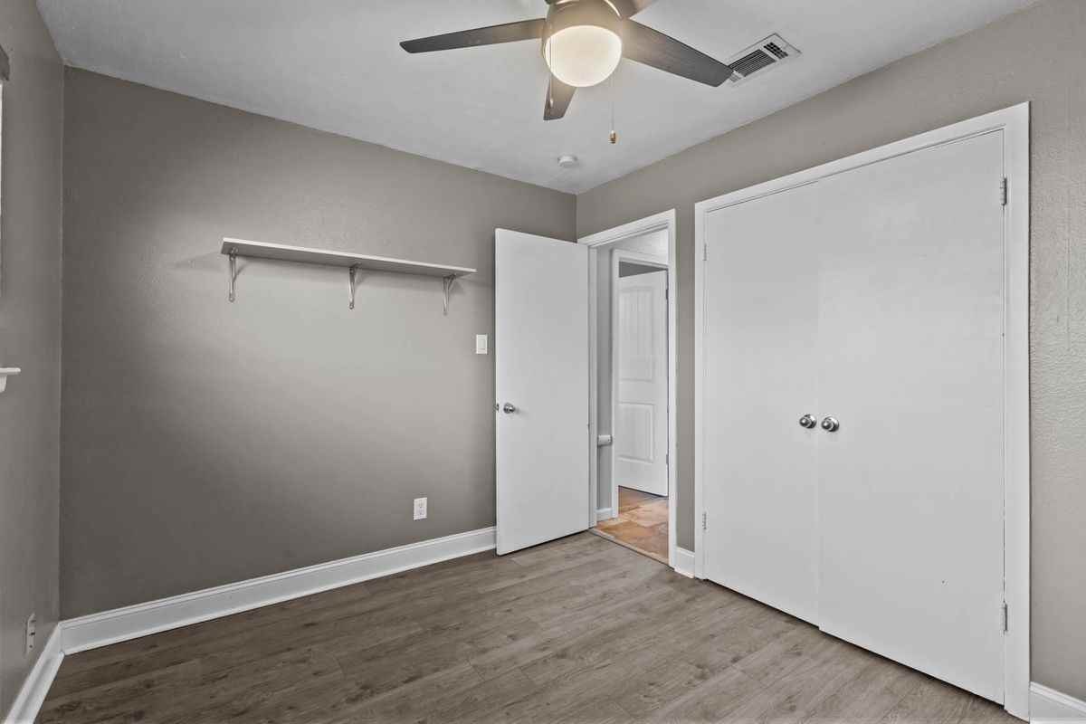 5116 Canadian Ave - Photo 3 of 19