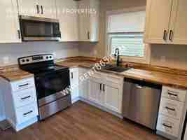 featured image of 116 Carrick St #1