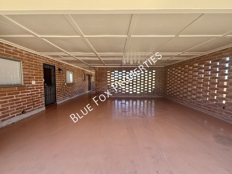 900 E Vía Lucitas - Photo 3 of 31