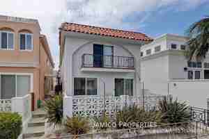 featured image of 724 Manhattan Beach Blvd #B