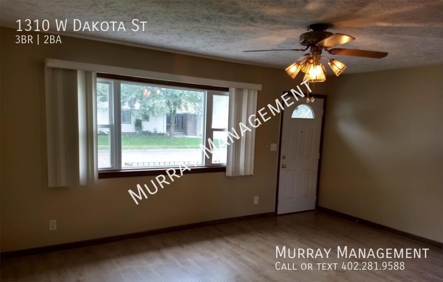 1310 W Dakota St - Photo 2 of 10