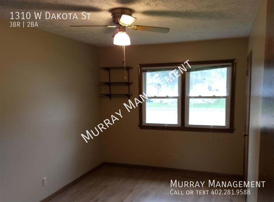 1310 W Dakota St - Photo 5 of 10