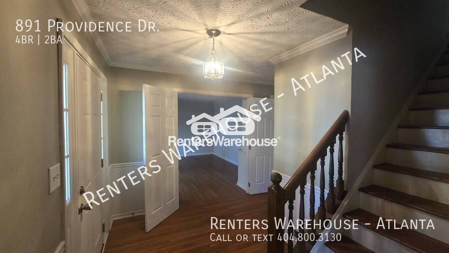 891 Providence Dr - Photo 3 of 14