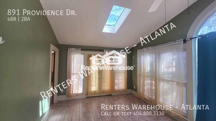 891 Providence Dr - Photo 6 of 14