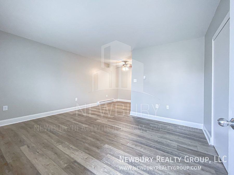 31 Sunbury Est - Photo 3 of 23