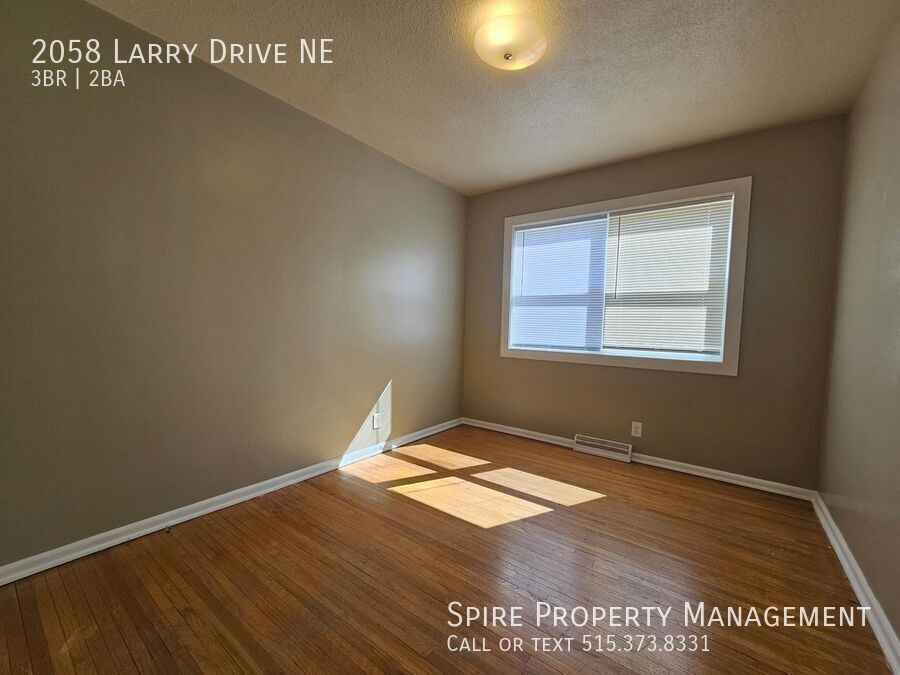 2058 Larry Dr Ne - Photo 4 of 16