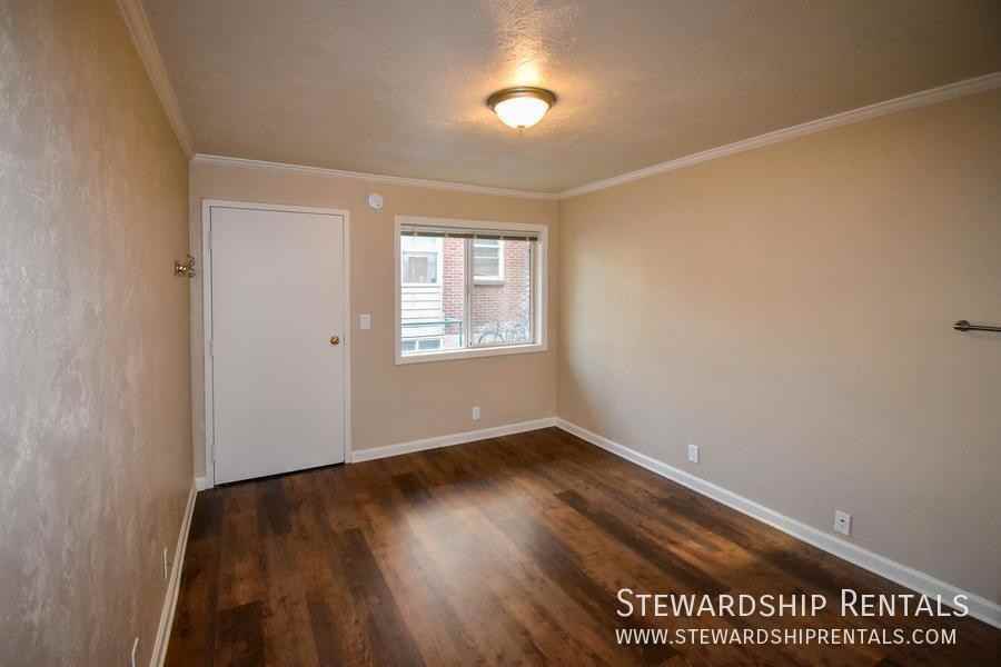 1827 Harris St #105 - Photo 4 of 9