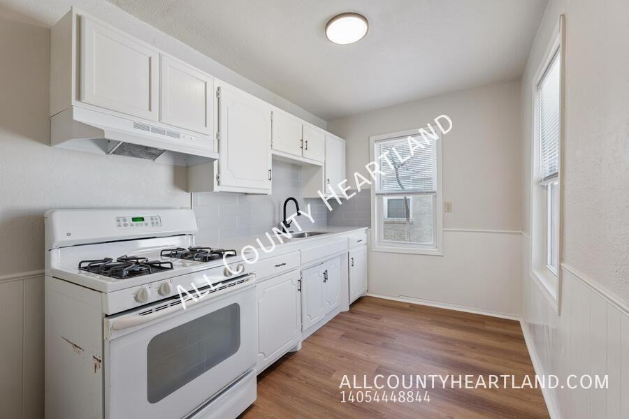 533 E Boeing Dr - Photo 5 of 9