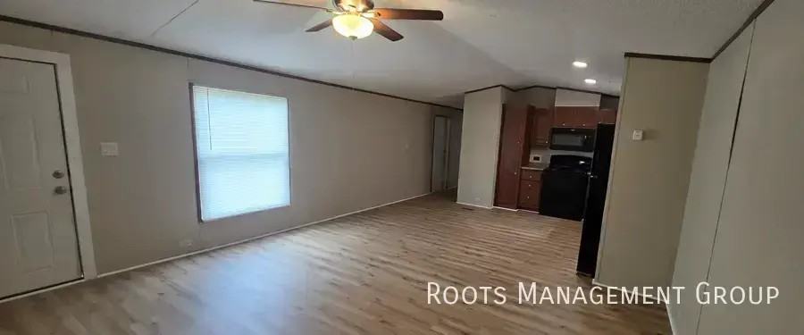 433 Linda Dr #305 - Photo 3 of 11