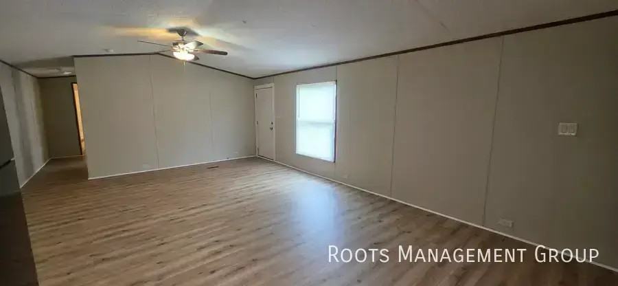 433 Linda Dr #305 - Photo 4 of 11