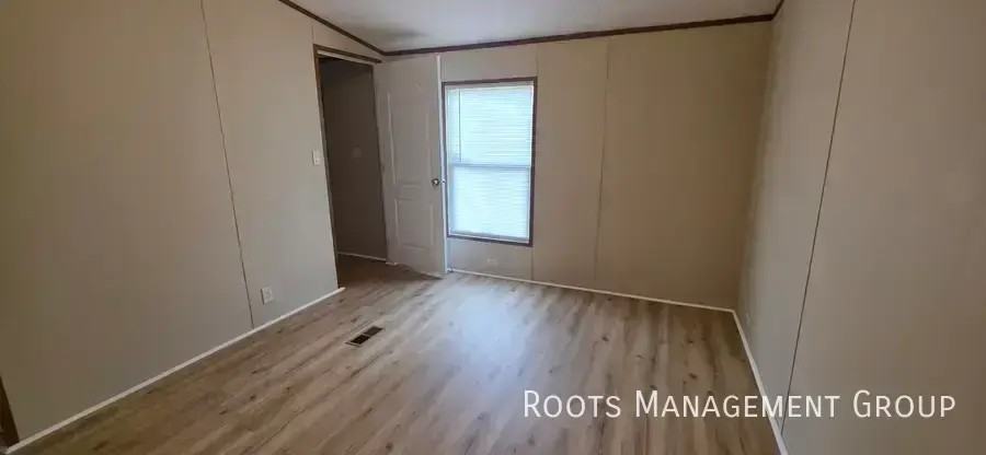 433 Linda Dr #305 - Photo 6 of 11