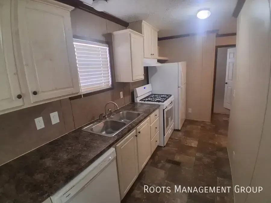 E3 Trailerville Ct #E3 - Photo 5 of 9