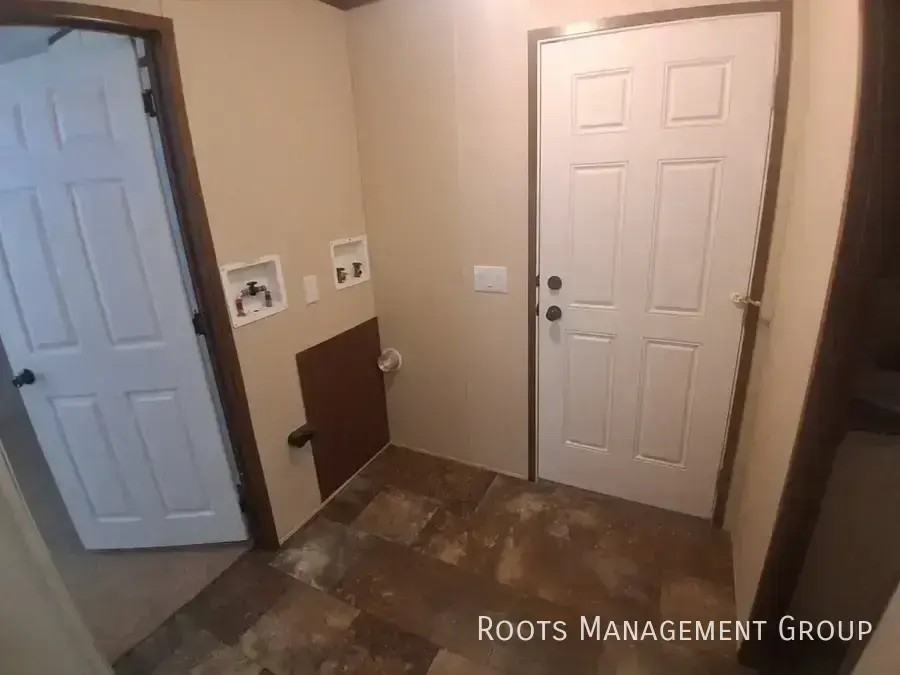 E3 Trailerville Ct #E3 - Photo 6 of 9