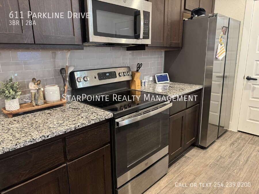 611 Parkline Dr - Photo 3 of 5