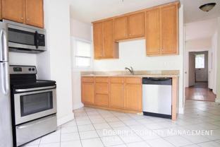 810 W Clay St - Photo 1 of 1