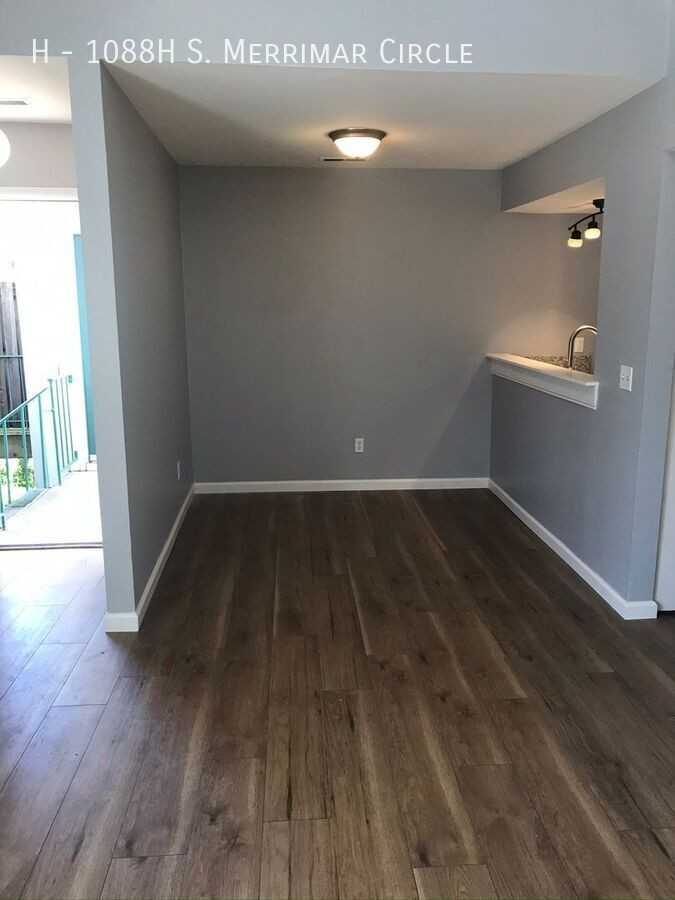 H St - Photo 4 of 11