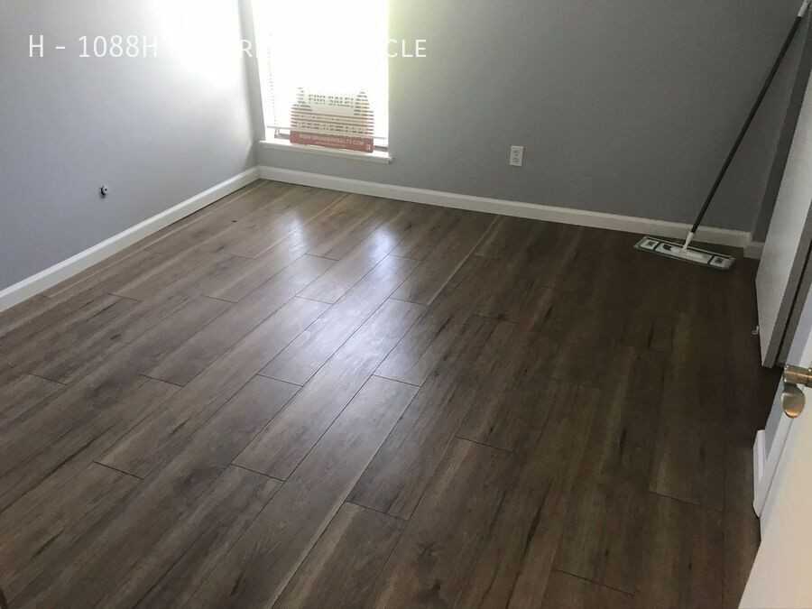 H St - Photo 6 of 11