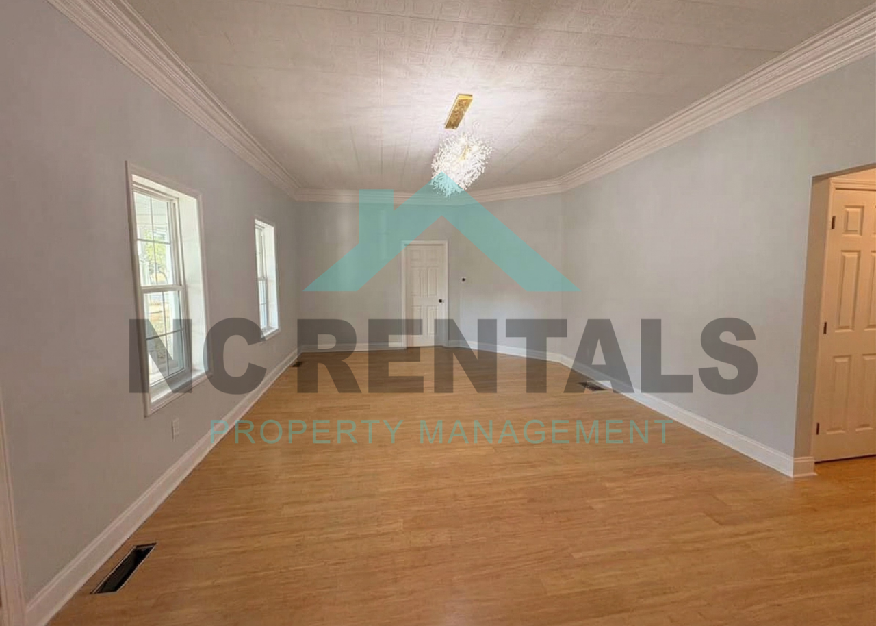 234 S Academy St - Photo 6 of 40