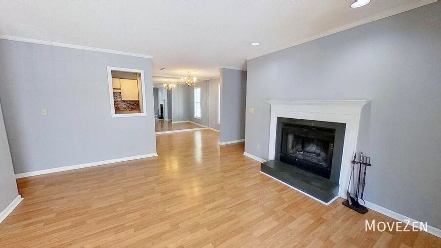 652 Balfour Rd - Photo 2 of 24